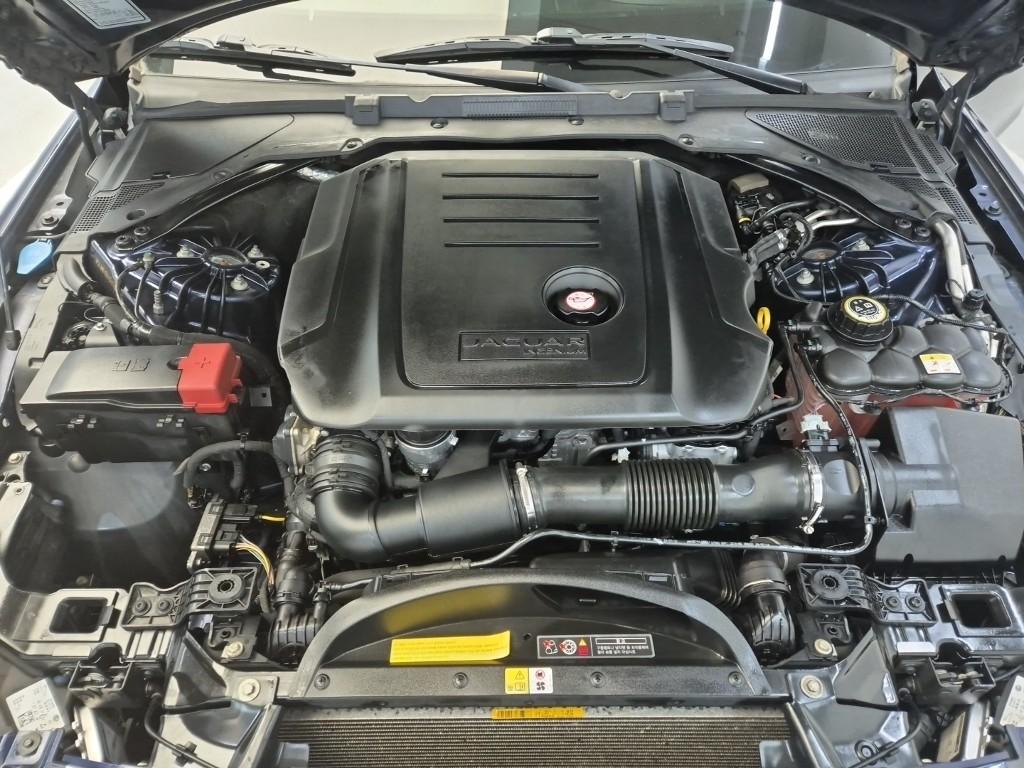 JAGUAR XE 2.0 20d