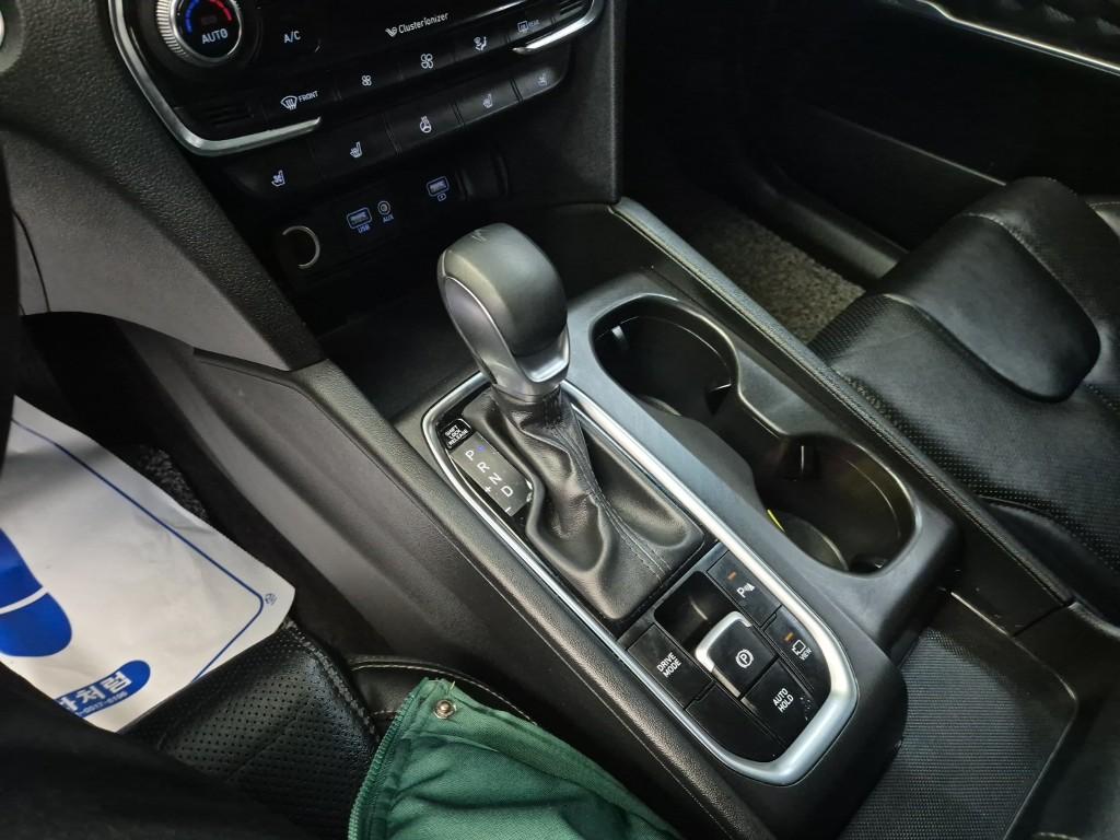 Hyundai Santa Fe New Exclusive Special 2.0T GDi 2WD 9