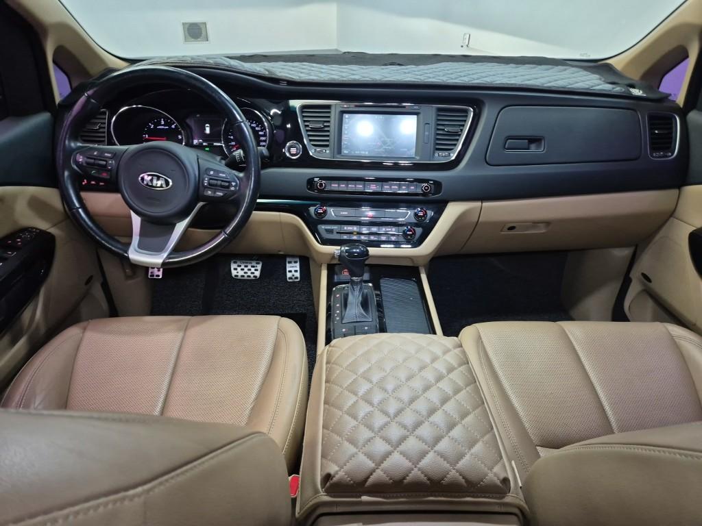 Kia Carnival Noblesse R2.2 E-VGT 8