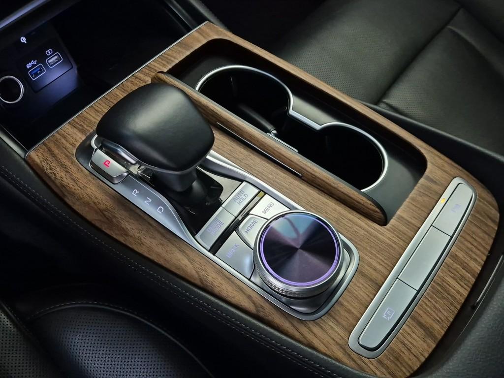 Kia K9 RJ Platinum 3.8 Gasoline 2WD 9