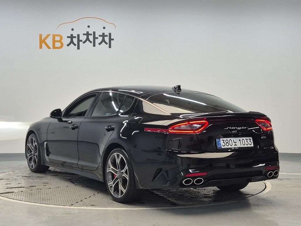 Kia Stinger 2018 photo 2