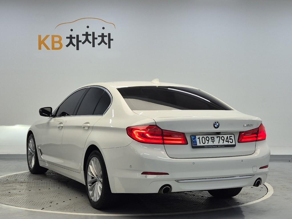 BMW 5 Series Luxury Line Plus 530i Luxury 3