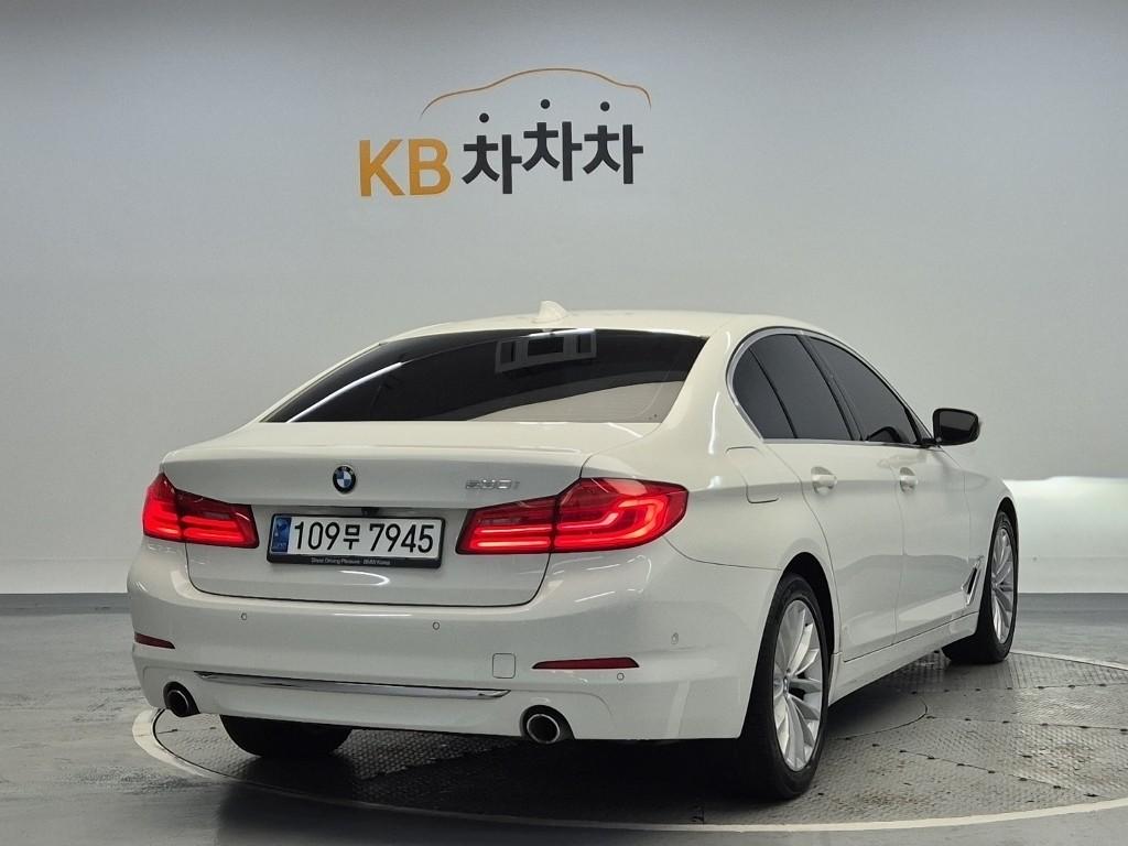 BMW 5 Series Luxury Line Plus 530i Luxury 4