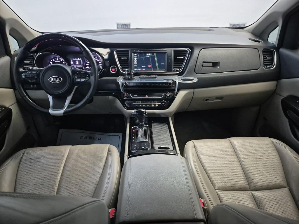 Kia Carnival President V6 Lambda 3.3 Gasoline Limousine 8