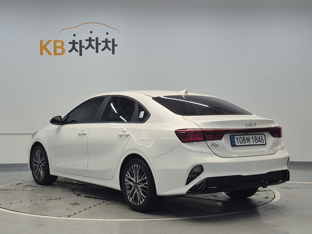 Kia K3 Trendy 1.6 Gasoline 3