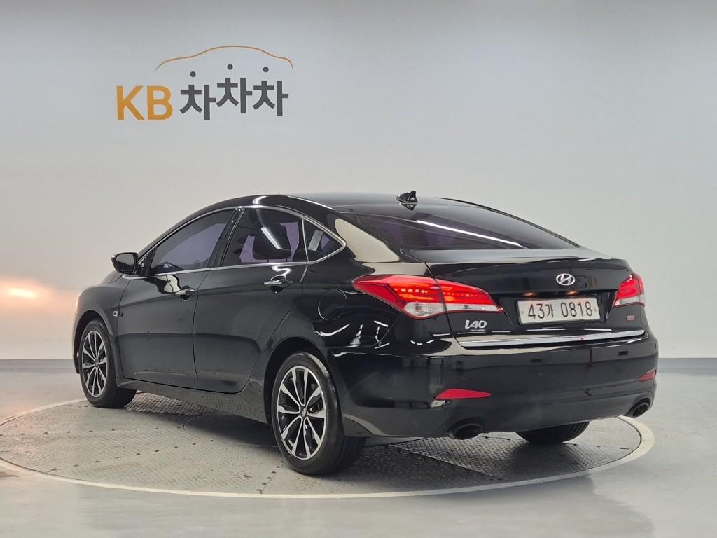 HYUNDAI The New I40 Saloon 2.0 GDI
