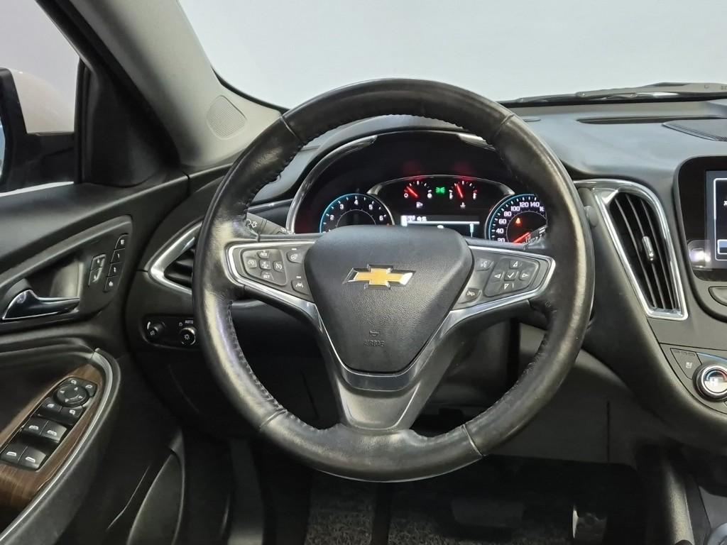 Chevrolet Malibu LTZ Premium 2.0L 10