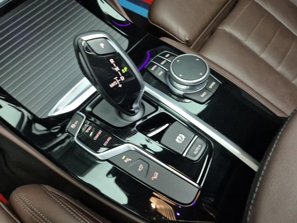 BMW X4 M Sport X xDrive20i 9