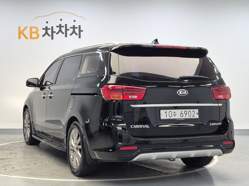 Kia Carnival YP VIP R 2.2 E-VGT Limousine 3