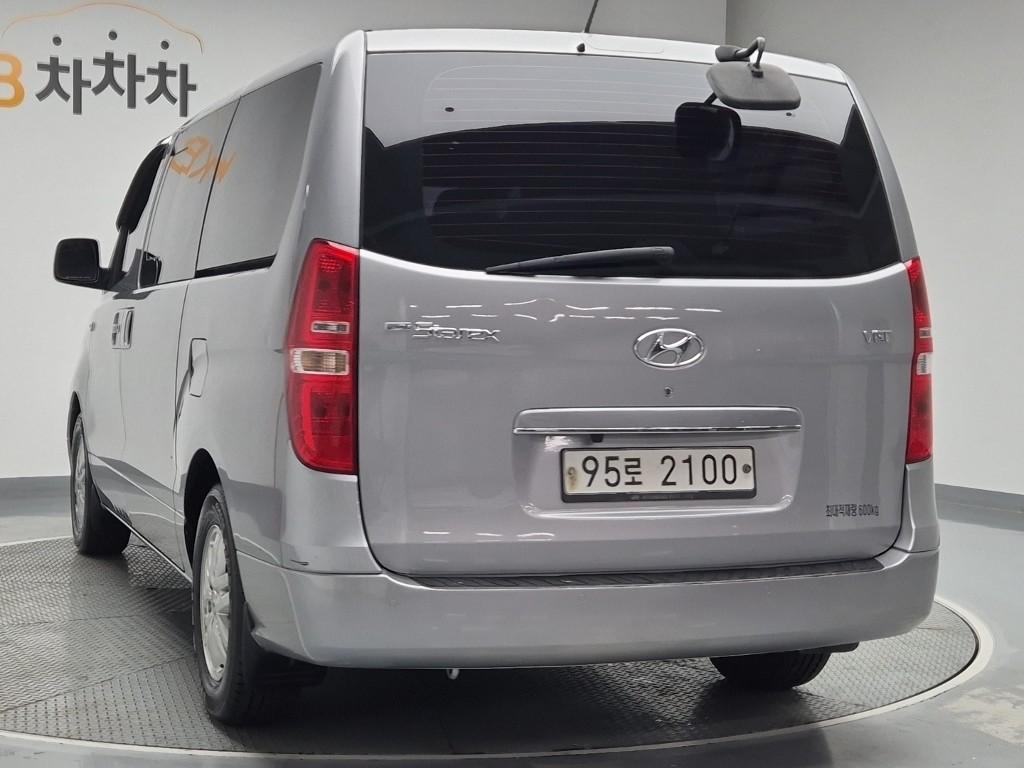 Hyundai Starex Grand Modern 2.5 VGT/ WGT 5 Van 3