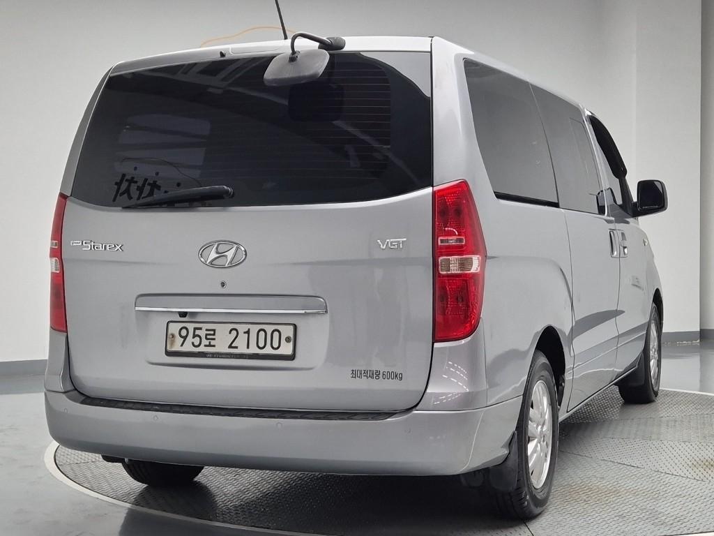 Hyundai Starex Grand Modern 2.5 VGT/ WGT 5 Van 4
