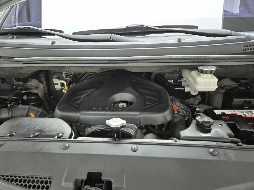 Hyundai Starex Grand Modern 2.5 VGT/ WGT 5 Van 6