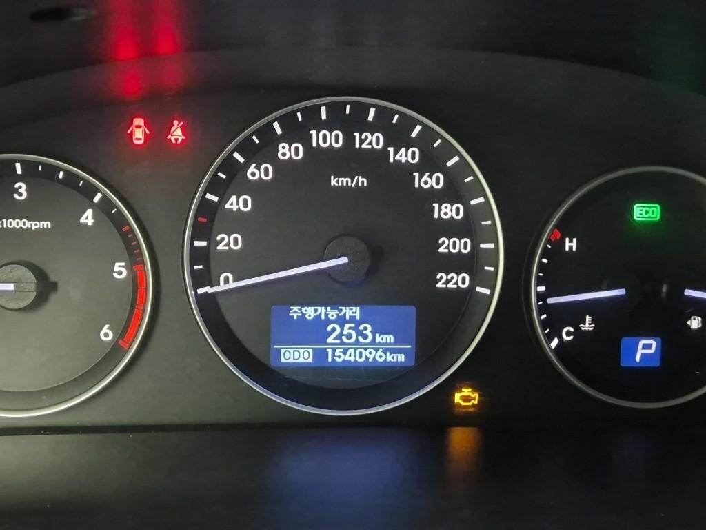 Hyundai Starex Grand Modern 2.5 VGT/ WGT 5 Van 7