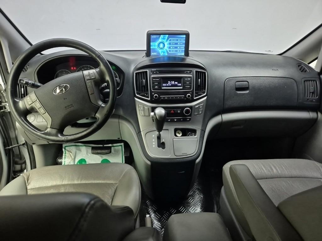 Hyundai Starex Grand Modern 2.5 VGT/ WGT 5 Van 8