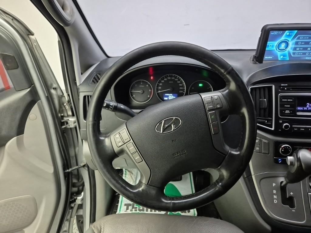 Hyundai Starex Grand Modern 2.5 VGT/ WGT 5 Van 10