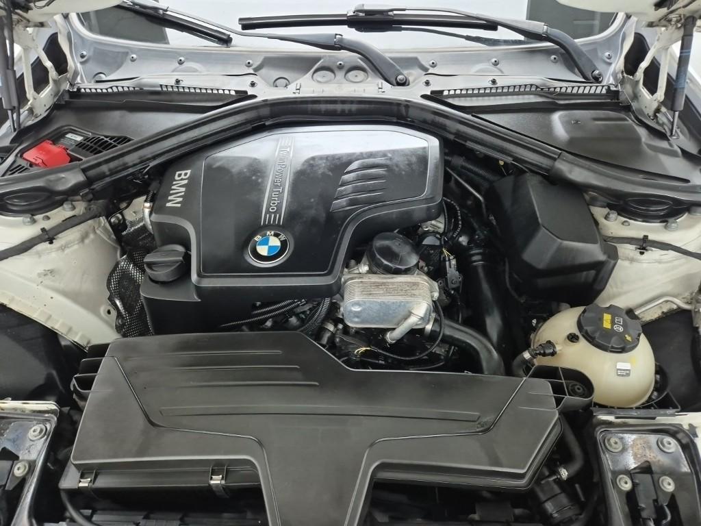 BMW 3 Series 2017 photo 5