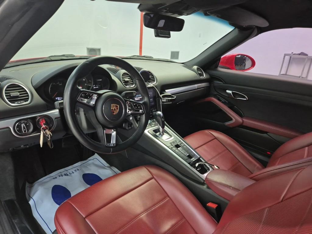 PORSCHE Boxster (718) 2.0