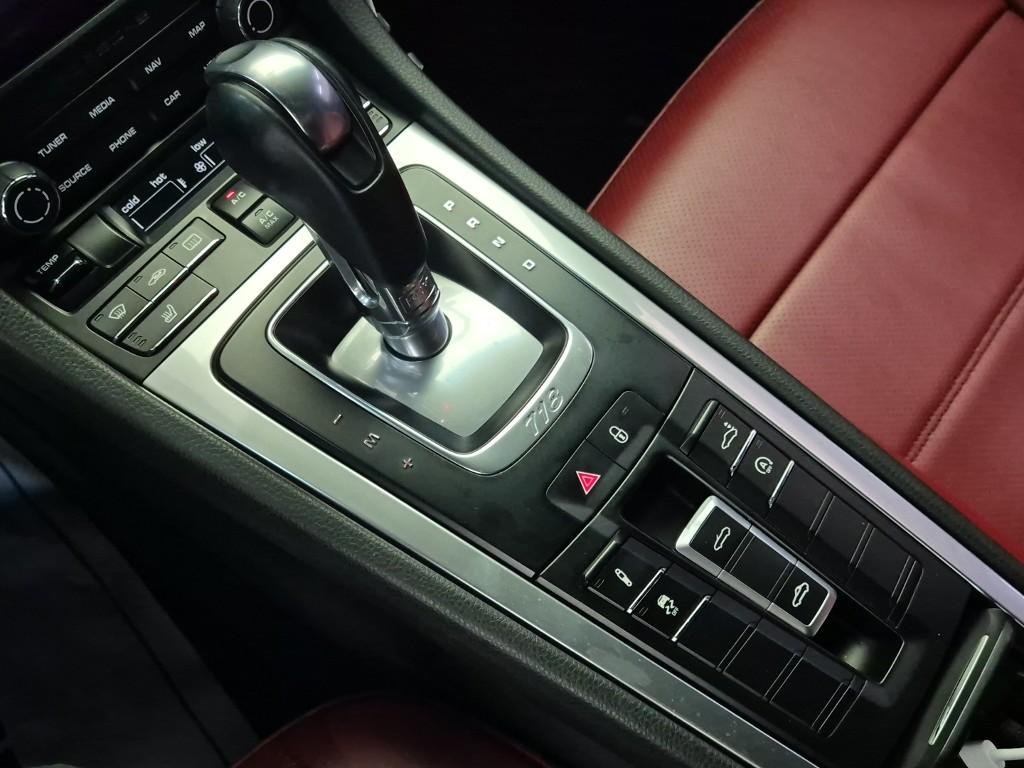 PORSCHE Boxster (718) 2.0
