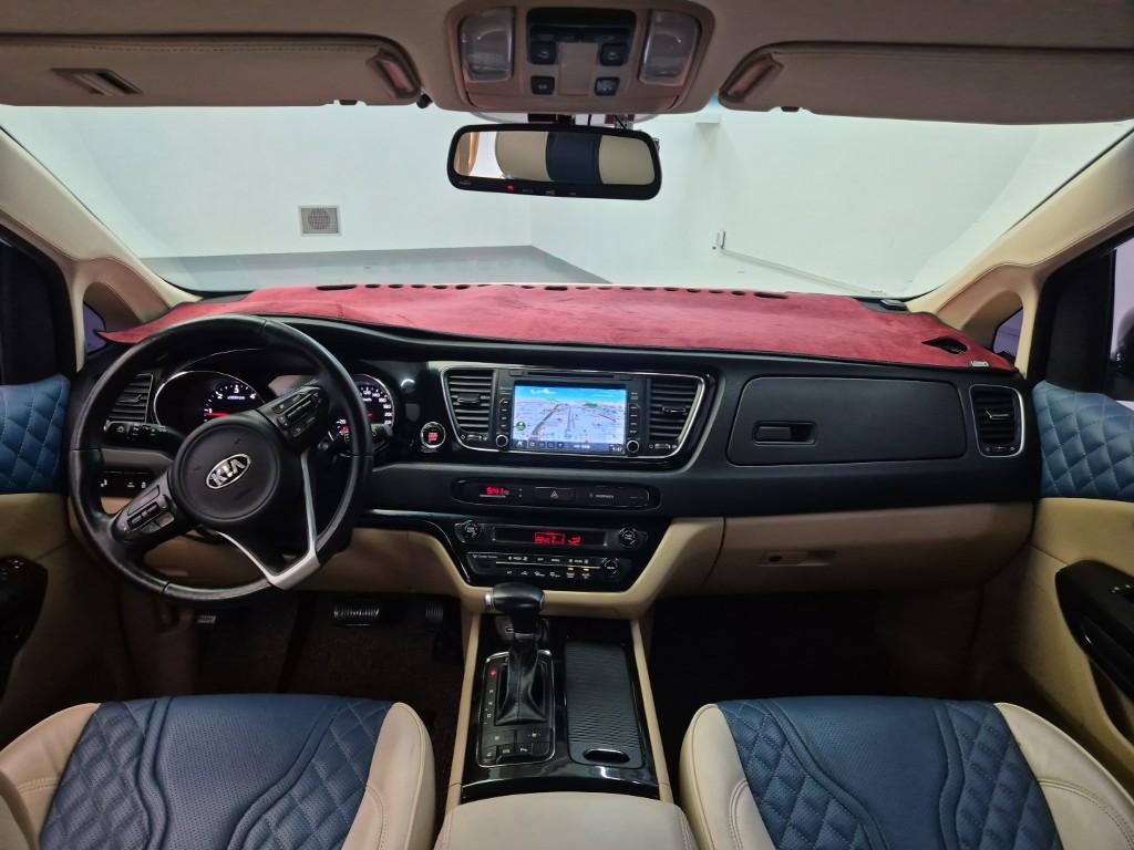 Kia Carnival Prestige R2.2 E-VGT 8