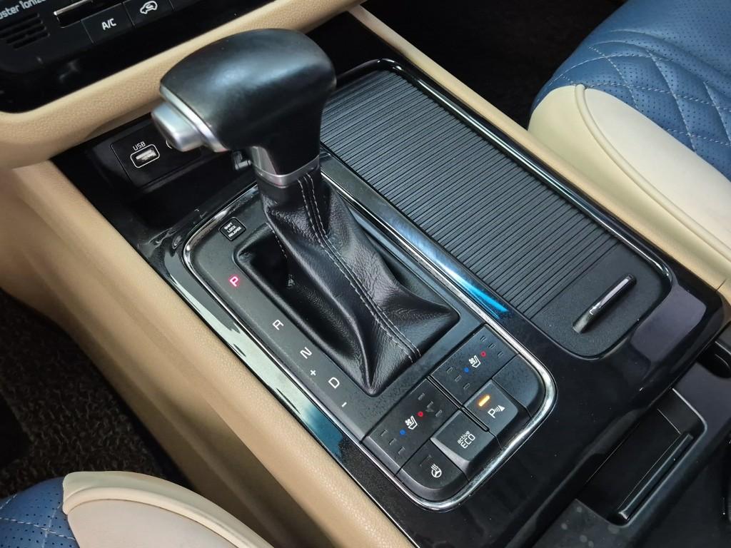 Kia Carnival Prestige R2.2 E-VGT 9