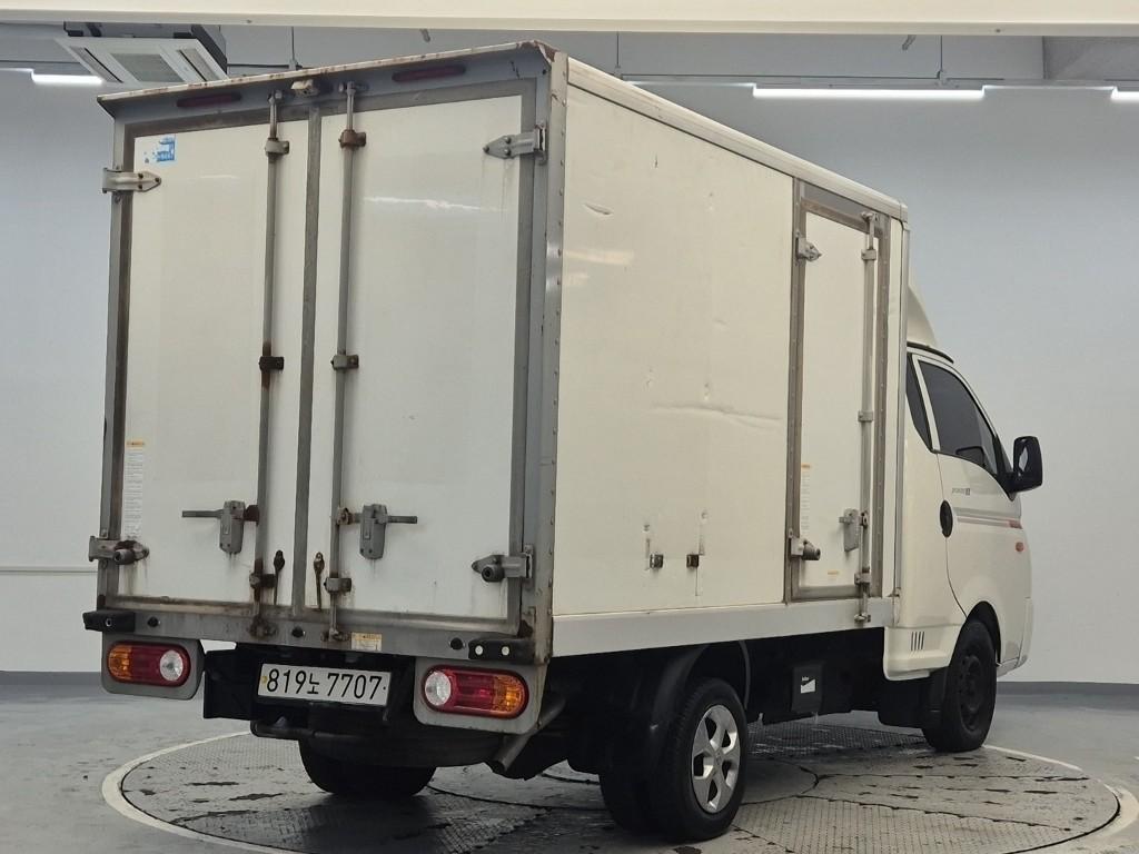 Hyundai Porter II Super Cab Twin Comp High Refrigerated Truck Long Wheelbase Super Cab 4