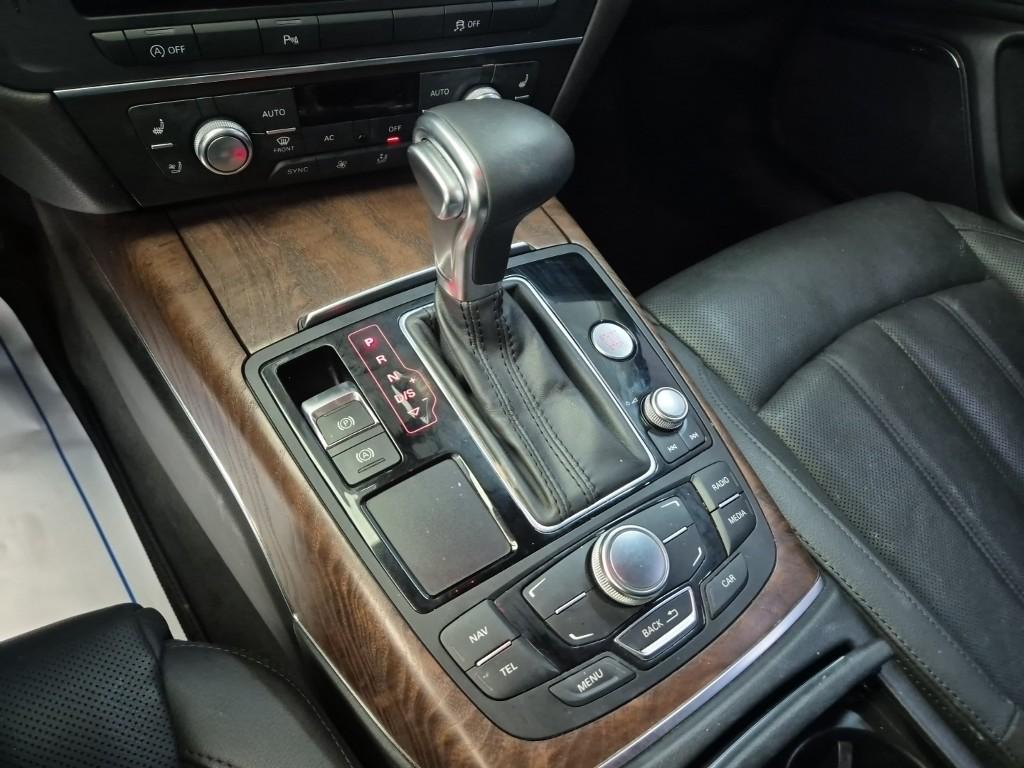 VW/AUDI A6 (4th Generation) 3.0 TFSI Quattro