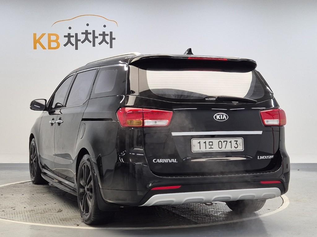 Kia Carnival 2016 photo 2
