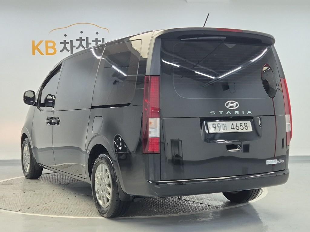 HYUNDAI Staria 2.2 Diesel Cargo 5-Seater