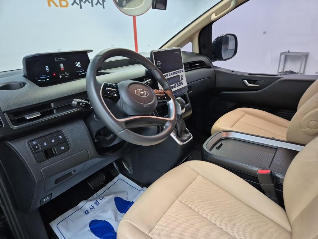 HYUNDAI Staria 2.2 Diesel Cargo 5-Seater