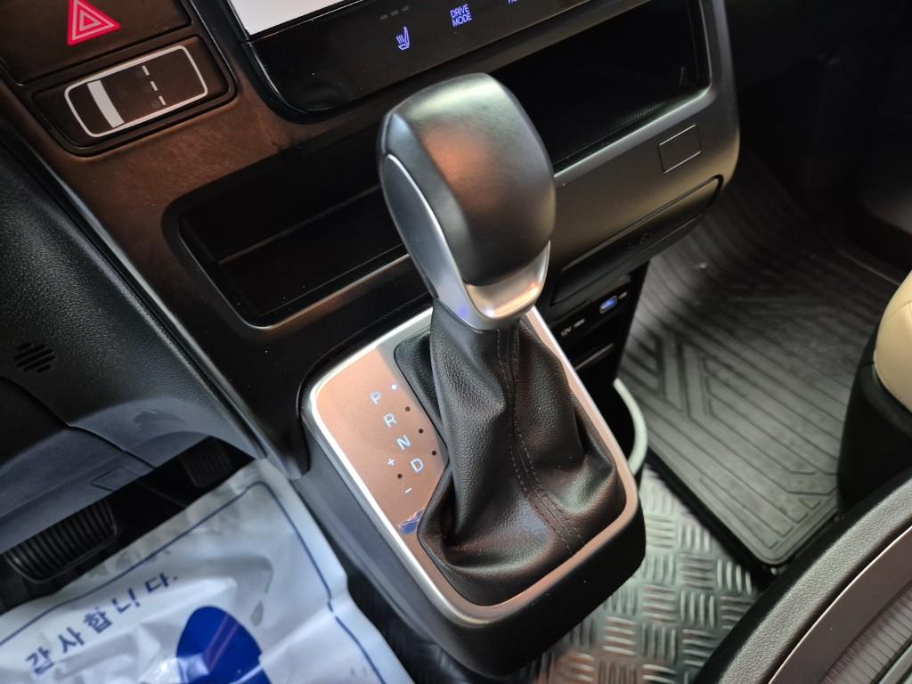 HYUNDAI Staria 2.2 Diesel Cargo 5-Seater