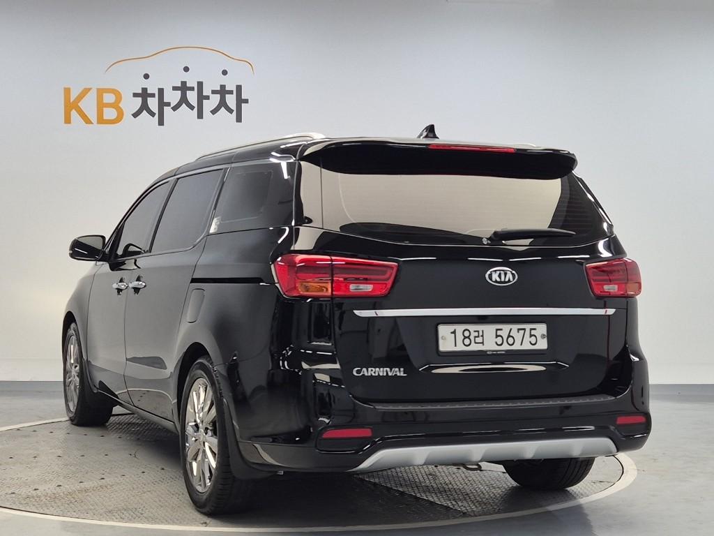 Kia Carnival 2019 photo 2
