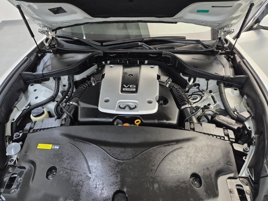 INFINITY Q70 3.7 AWD