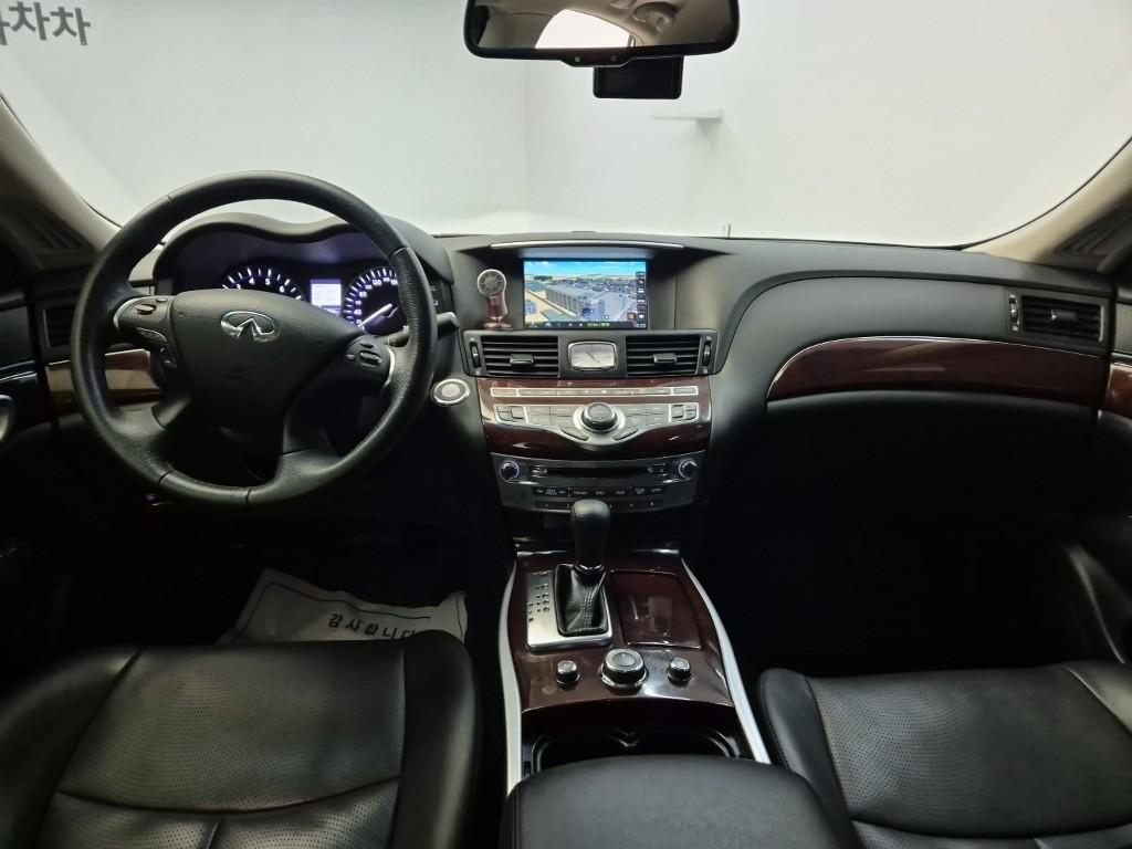 INFINITY Q70 3.7 AWD