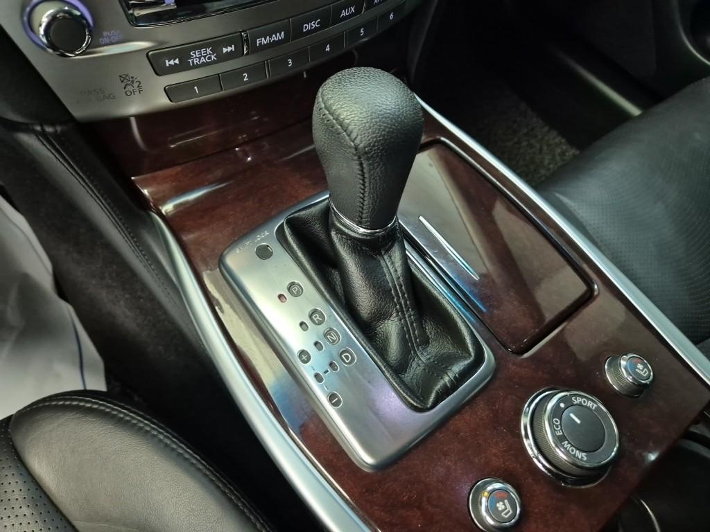 INFINITY Q70 3.7 AWD