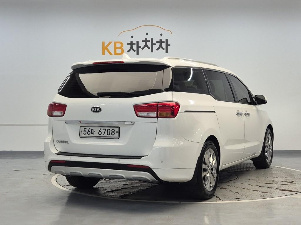 Kia Carnival Prestige R2.2 E-VGT 4