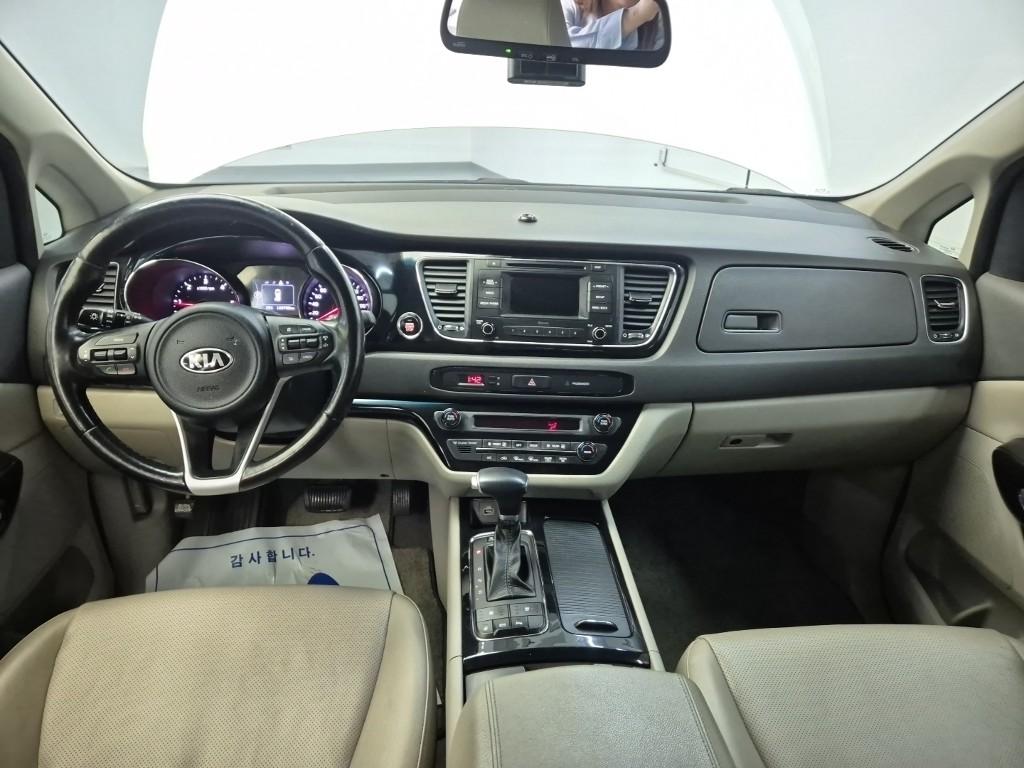 Kia Carnival Prestige R2.2 E-VGT 8
