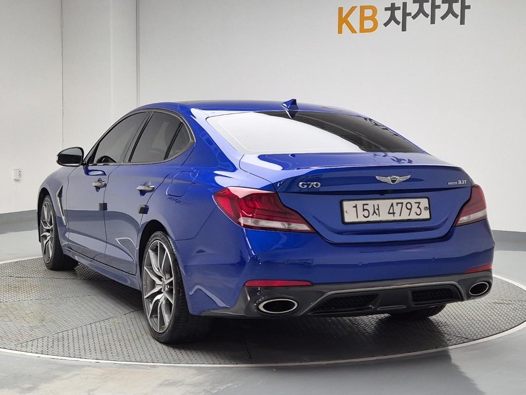 Genesis G70 2018 photo 2