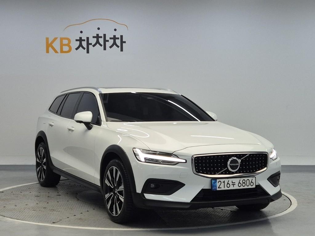 Volvo V60 2023 photo 4
