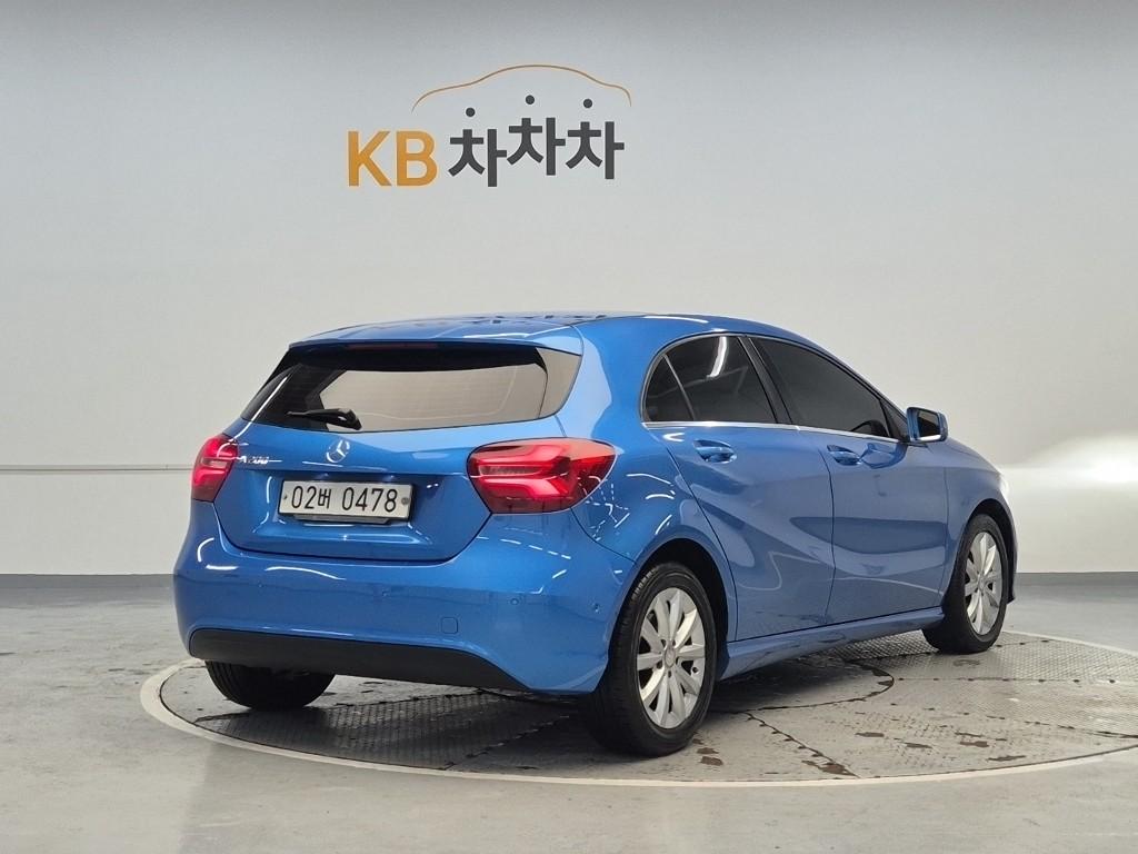 BENZ A-Class (3rd Generation) A200