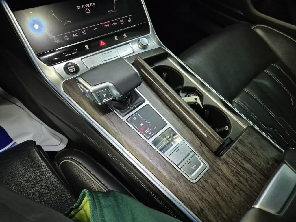 VW/AUDI A7 (2nd Generation) 55 TFSI Quattro