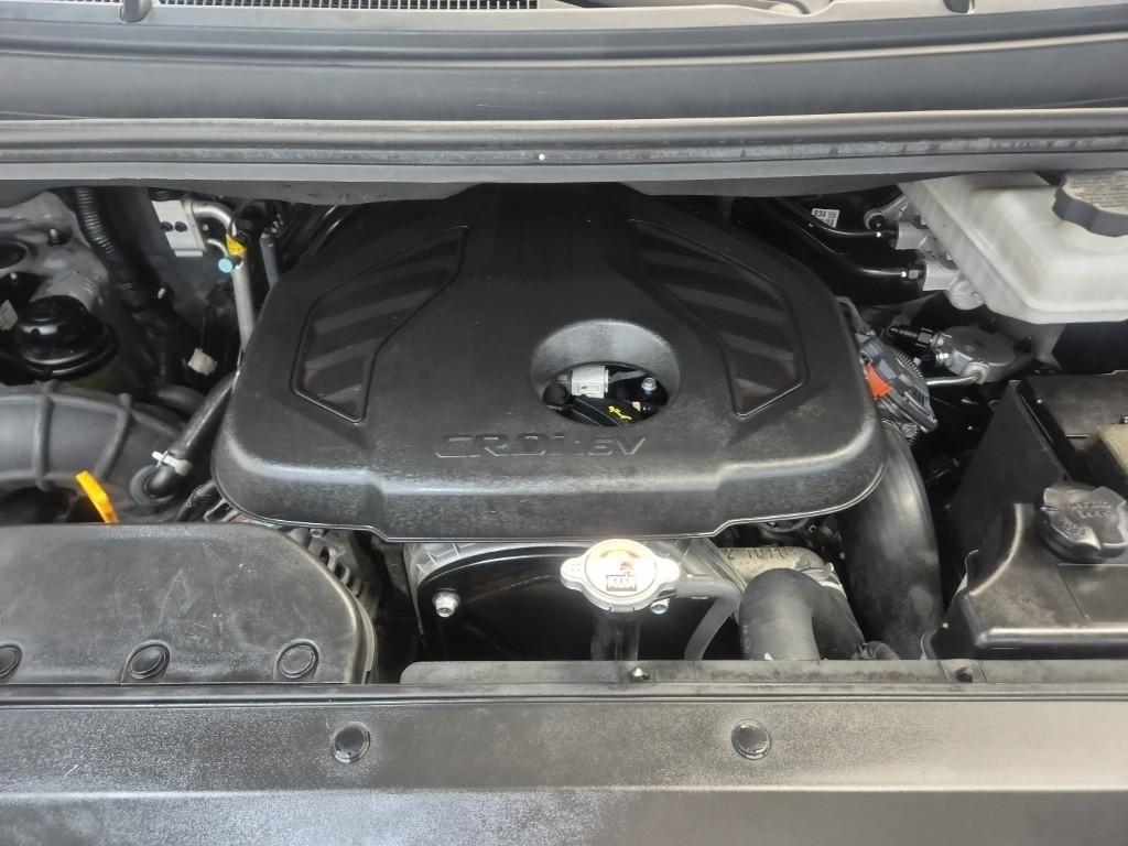 HYUNDAI Grand Starex 3-Seater Diesel Van