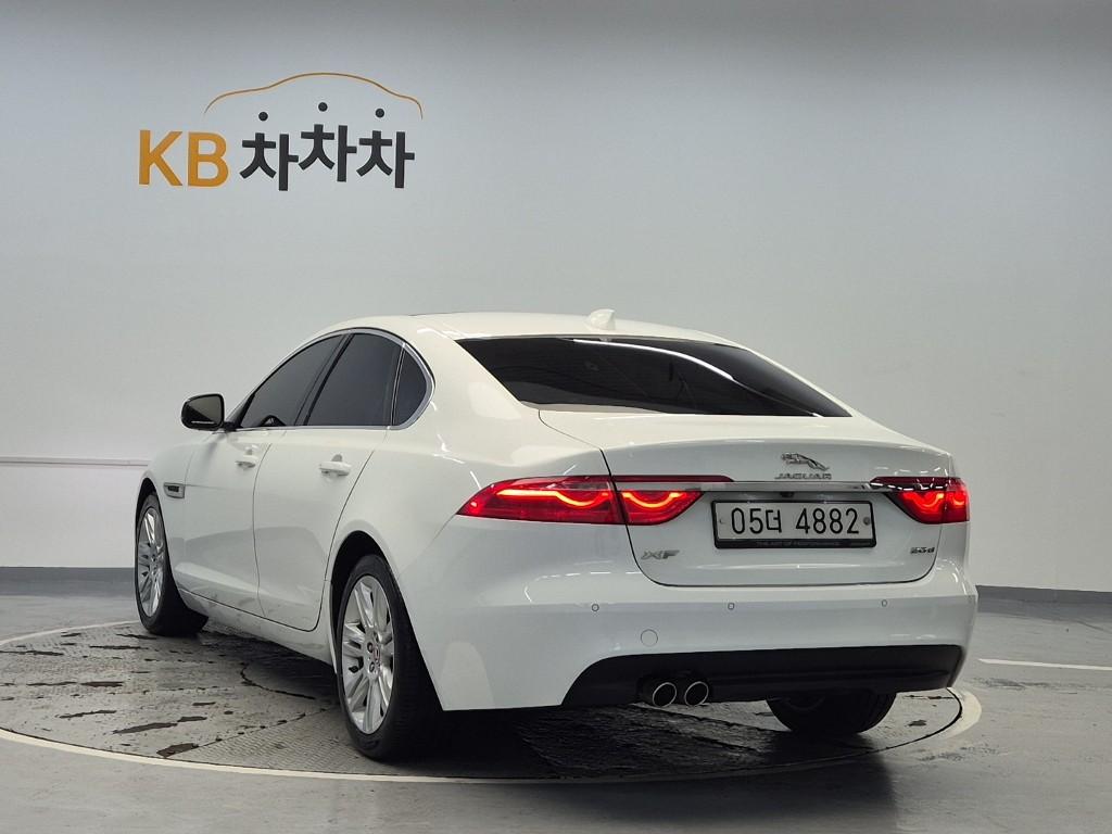 JAGUAR XF (2nd Generation) 2.0 20d
