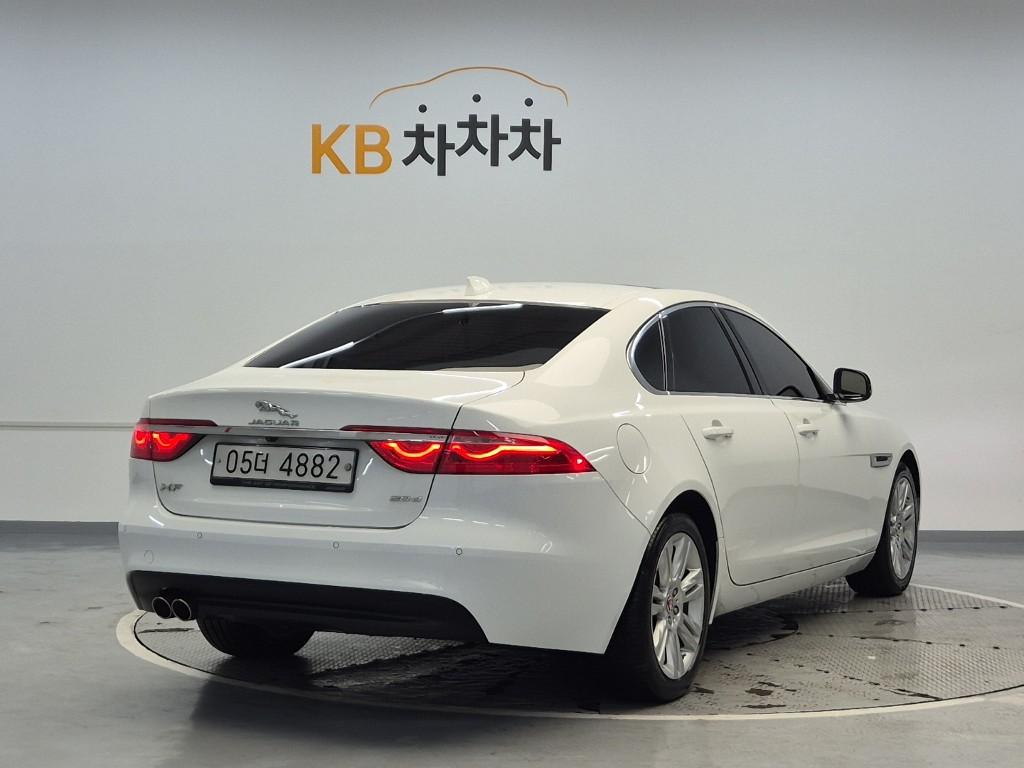 JAGUAR XF (2nd Generation) 2.0 20d