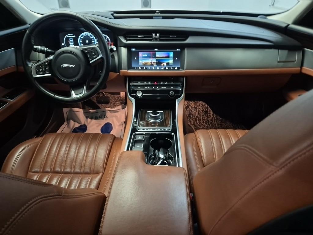 JAGUAR XF (2nd Generation) 2.0 20d
