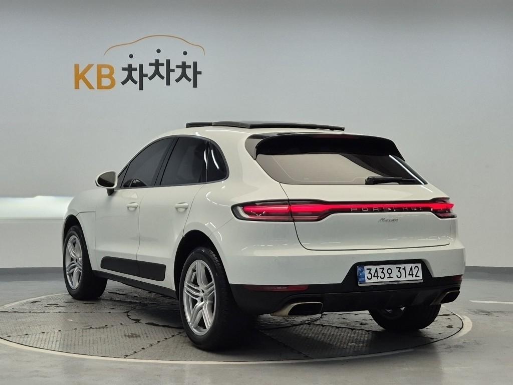 PORSCHE Macan 2.0