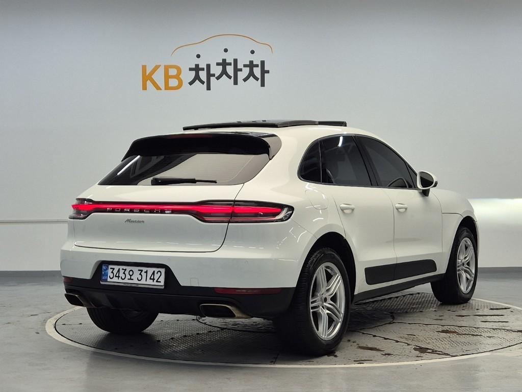 PORSCHE Macan 2.0