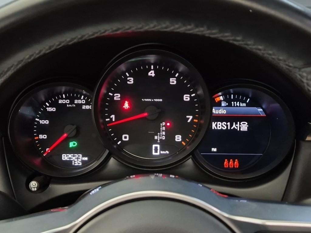 PORSCHE Macan 2.0