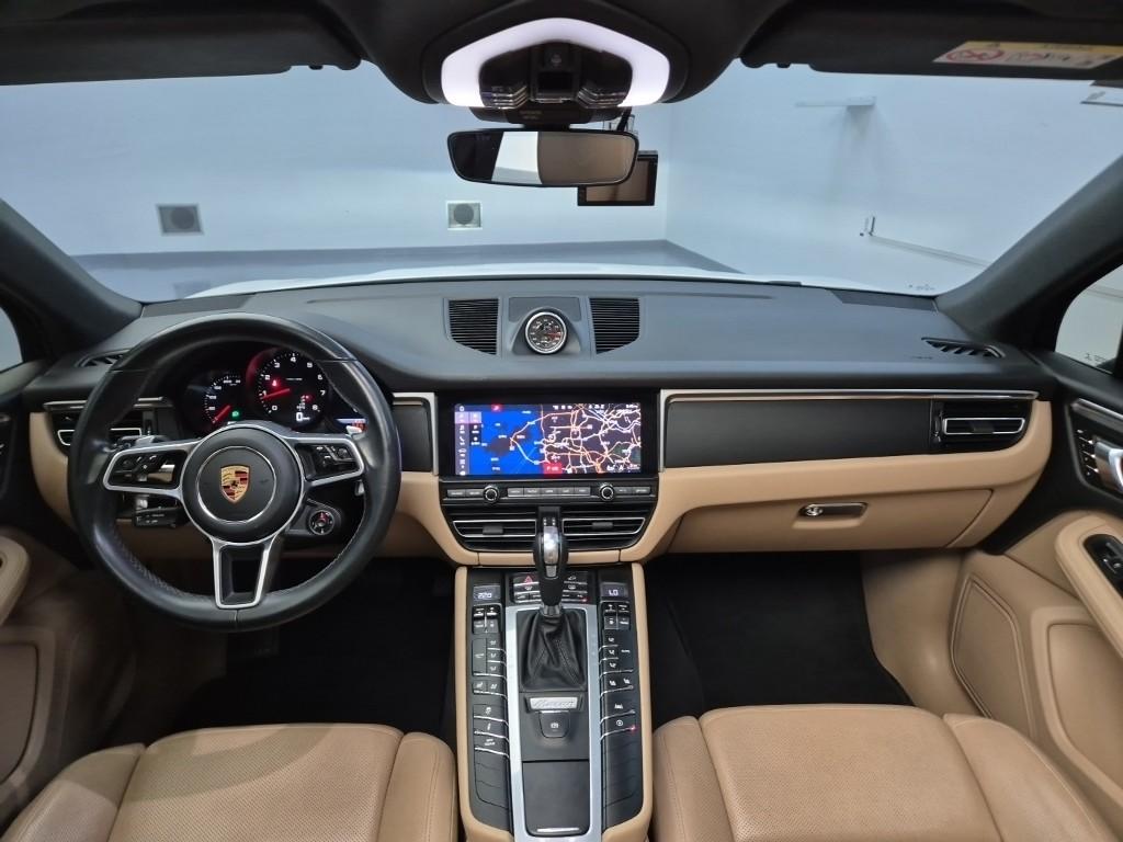 PORSCHE Macan 2.0