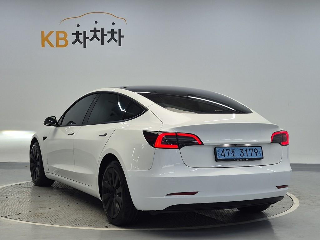Tesla Model 3 EV AWD
