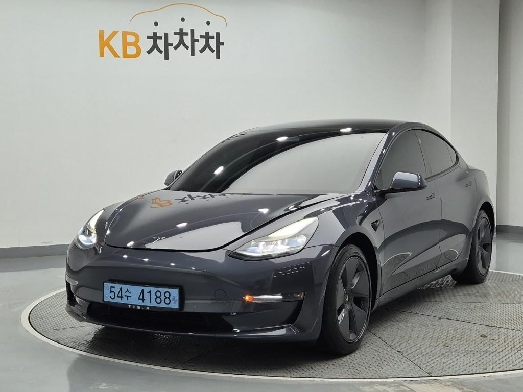 Tesla Model 3 EV AWD